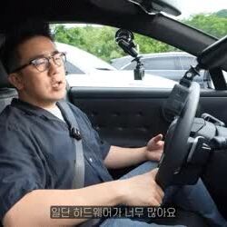많이 아쉬운 현대 플레오스 커넥트.gif