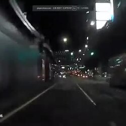 모자란 사람처럼 보이는 뛰는 동작..gif