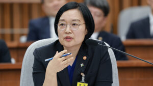 국무총리 후보 한성숙 임명 동의안, 야당 퇴장 속 국회 본회의 통과