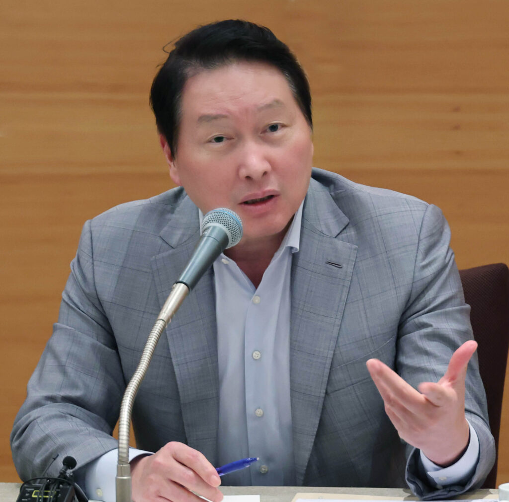 SK 최태원 회장, 메모리 반도체 가격 하락 촉구…'칩플레이션'·성장 제약 우려