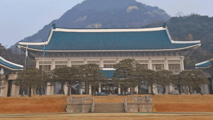 검사 보완수사권 폐지 법안 국회 통과, 청와대는 '존중' 입장
