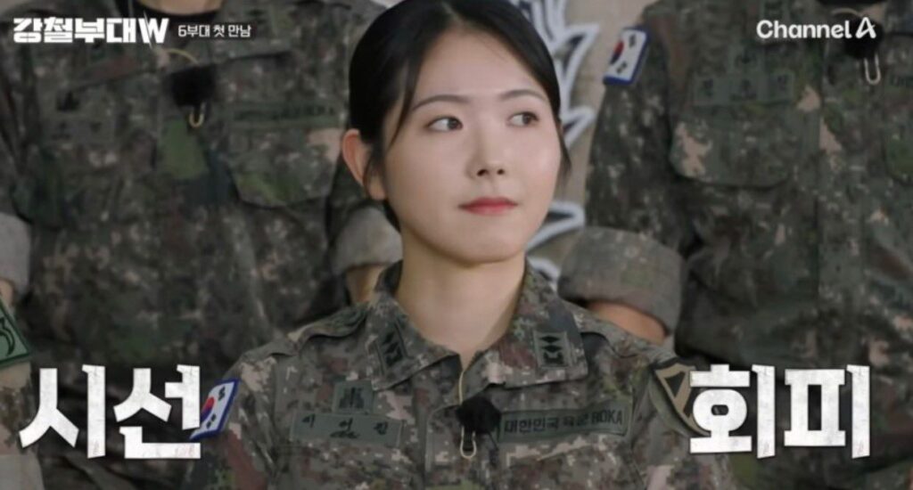 외모 역대급 여군 사진