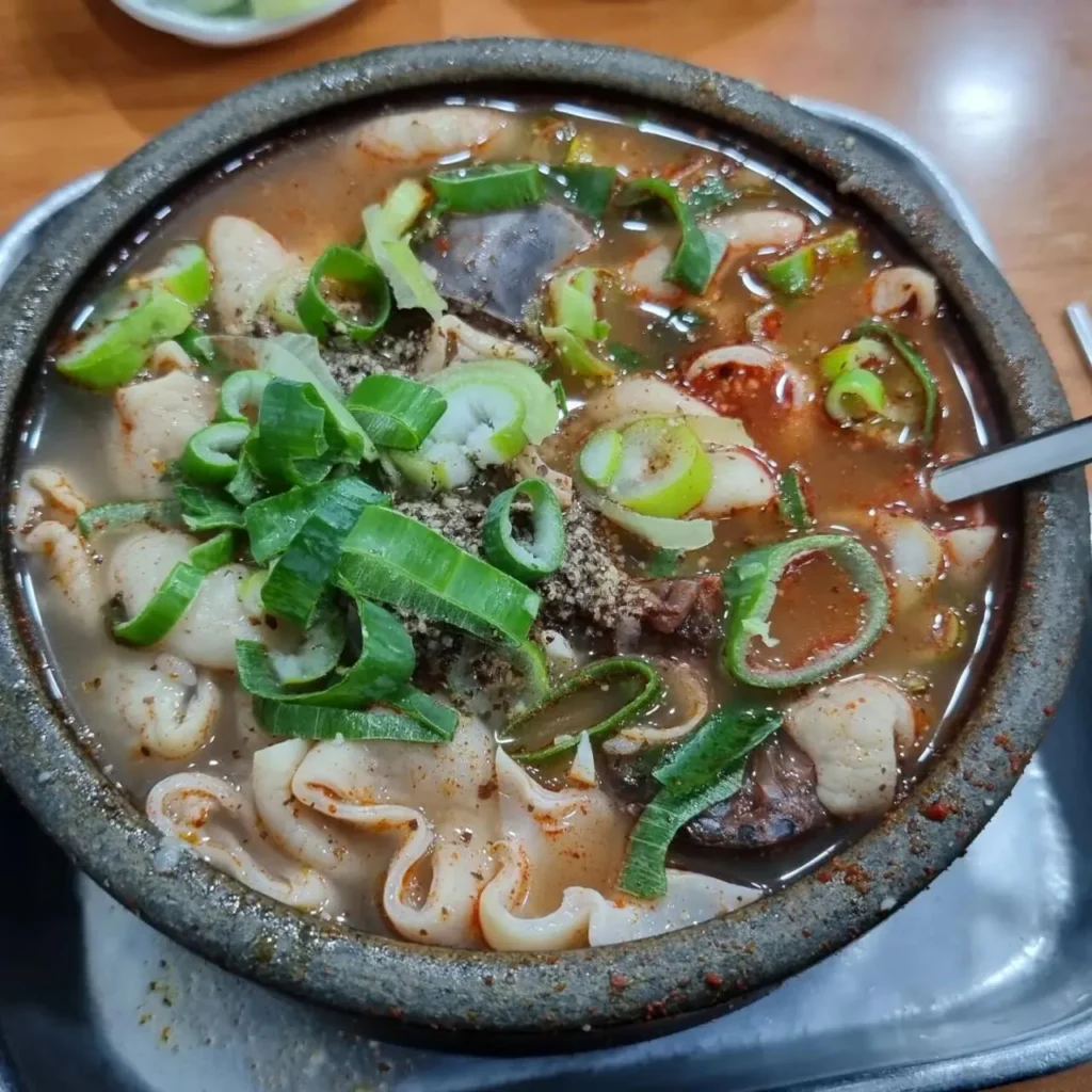 국밥 맛집, 평범한 김치 vs 평범한 국밥, 맛있는 김치는 어디에?