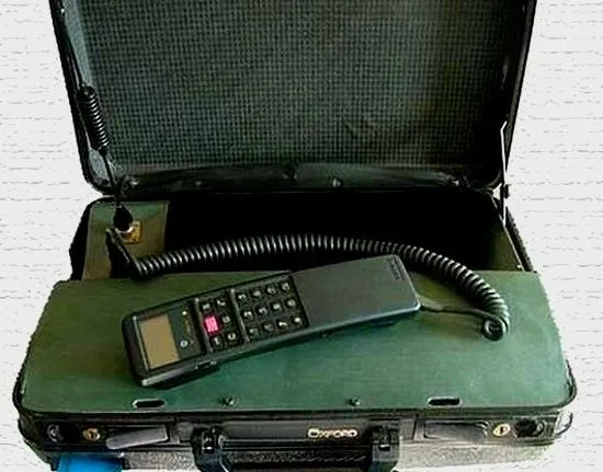 오래된 휴대폰들