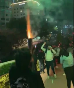 멕시코, 폭죽으로 잉글랜드 경기 방해