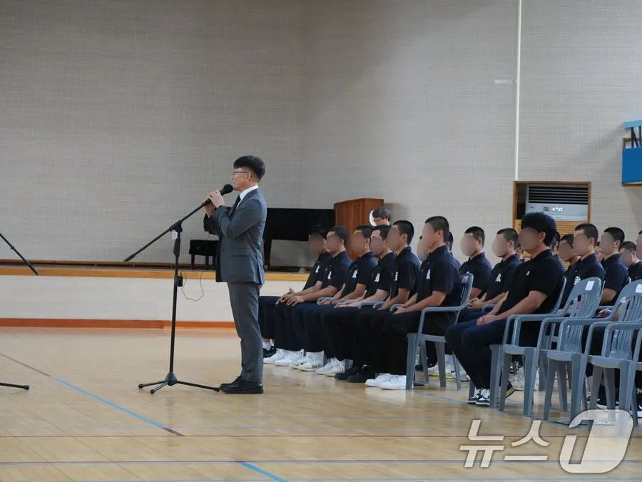 배재고 학생들 어깨 펴세요…'스벅 응원' 사과 수용한 광주일고