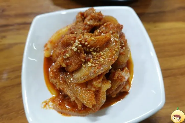 비계 듬뿍 돼지고기 요리