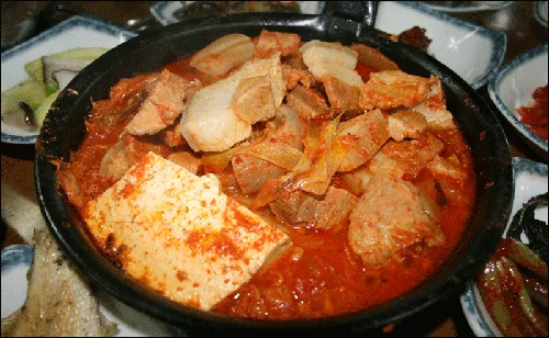 비계 듬뿍 돼지고기 요리