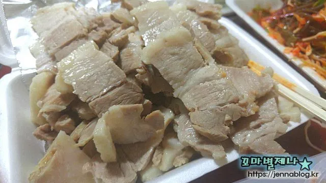 비계 듬뿍 돼지고기 요리