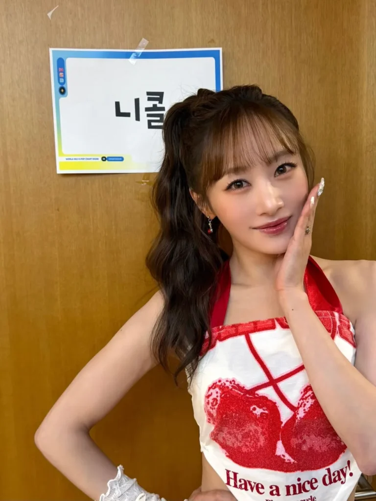 니콜, 18년 만에 리센느 샤라웃서 프리티걸 무대 선보여