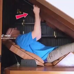 해리포터, 계단 밑 공간 활용법