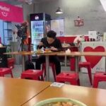 중국인이 갑자기 달리기를 한 이유: 햄버거와 탕면을 먹고 나서