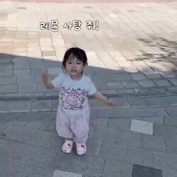 아기들의 예측 불가능한 행동들