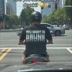 지금 음주운전 하고 있는 건가?