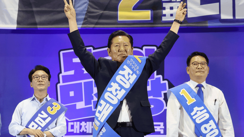 민주당 전대, 정청래 부산·울산·경남 경선 1위…치열한 접전 속 신경전 고조
