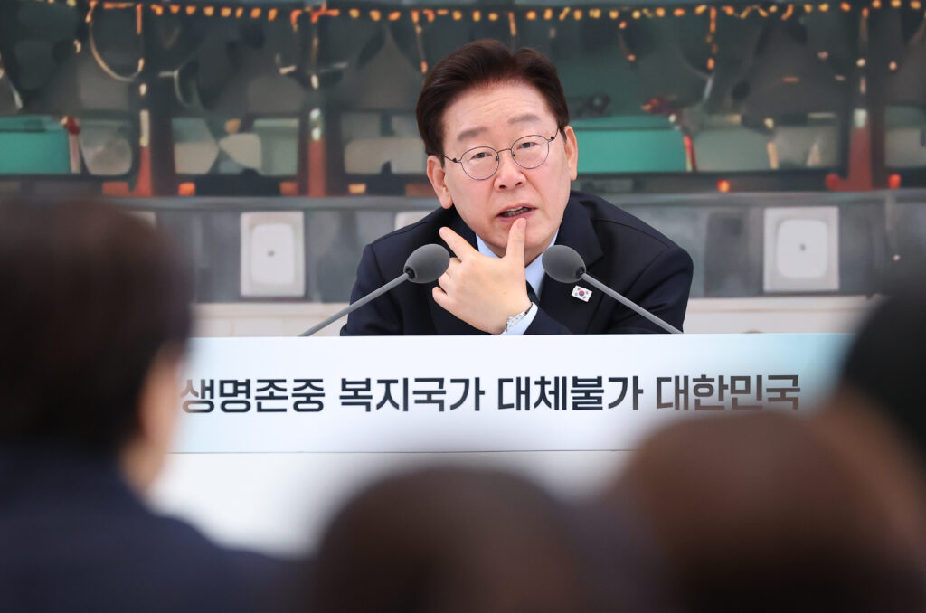 기초연금 개편, 저소득층 혜택 축소 우려…'줬다 뺏는' 구조 개선 시급