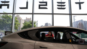테슬라, 중국서 300만대 규모 리콜…충돌 시 문 손잡이 작동 문제