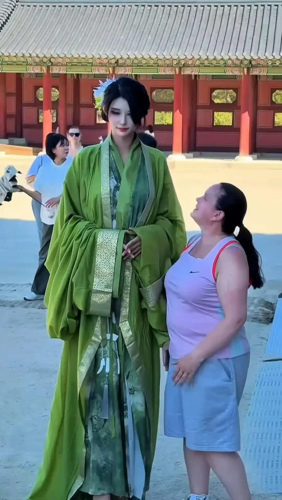 지하철에서 포착된 중국 8척 귀신