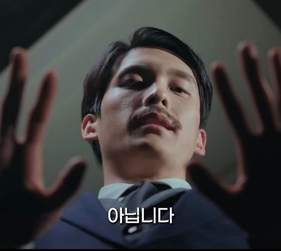 어느 독립운동가가 뒷짐을 지고 사진을 찍은 이유.jpg
