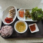 8500원 수육정식, 평가가 엇갈리다