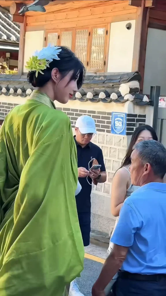 지하철에서 포착된 중국 8척 귀신