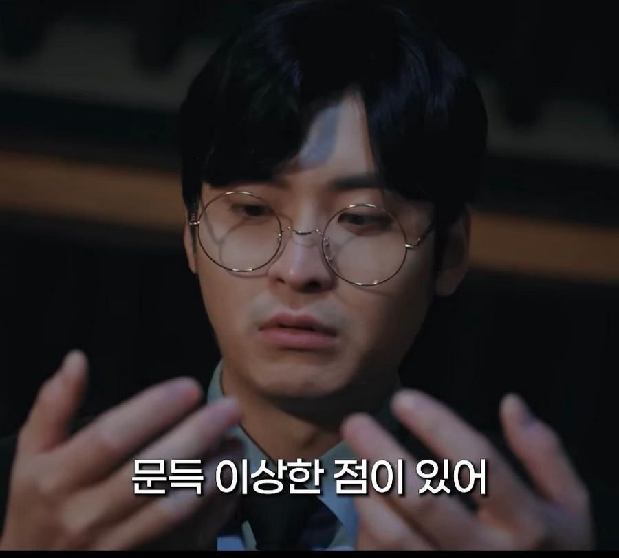 어느 독립운동가가 뒷짐을 지고 사진을 찍은 이유.jpg