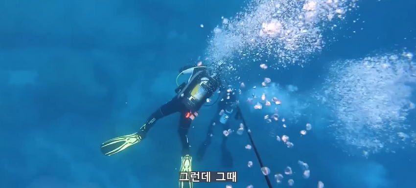 초대형 터빈에 빨려 들어간 남자에 대한 영상