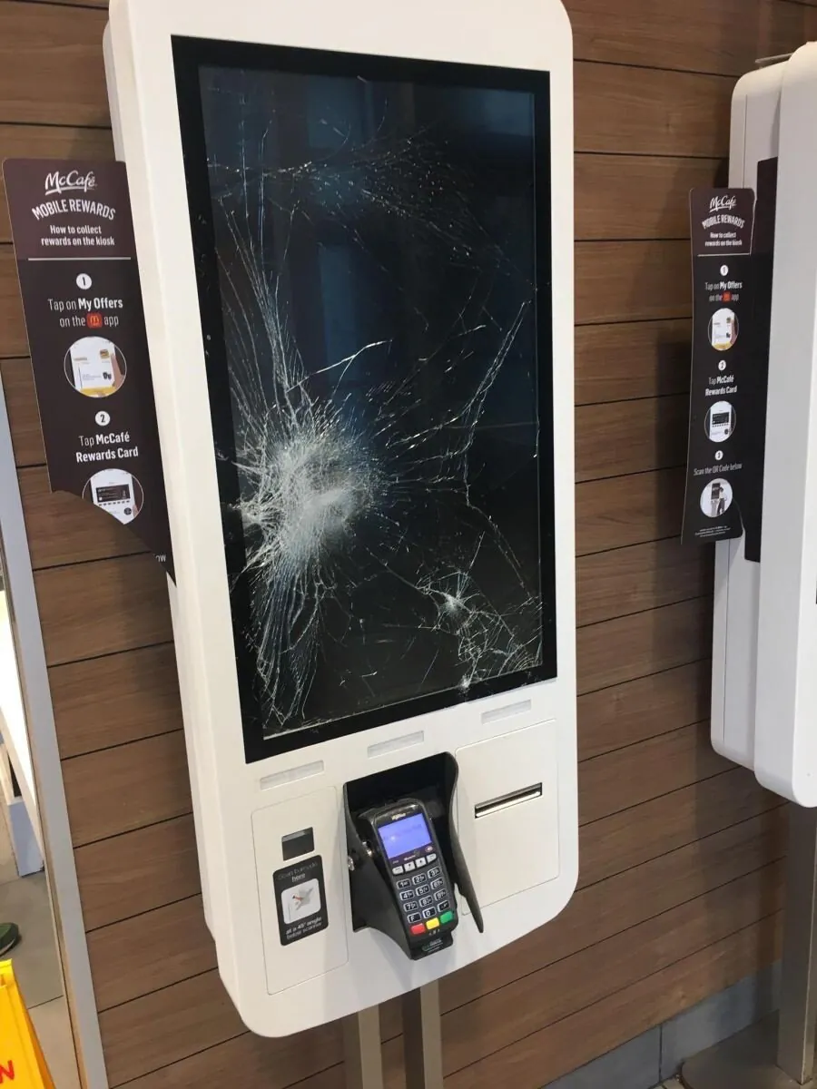 맥도날드 키오스크, 심각한 버벅거림 겪는 중