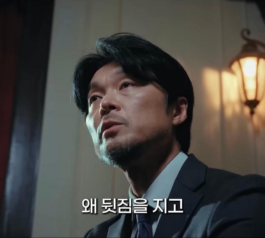 어느 독립운동가가 뒷짐을 지고 사진을 찍은 이유.jpg