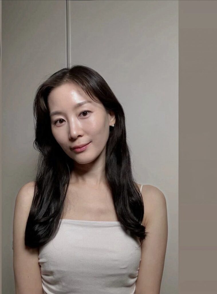 외모 칭찬에 기분 좋아진 40대 여성