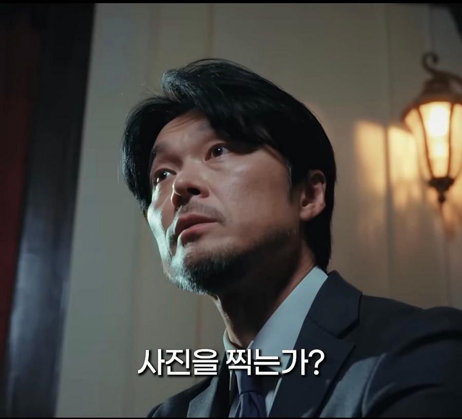 어느 독립운동가가 뒷짐을 지고 사진을 찍은 이유.jpg