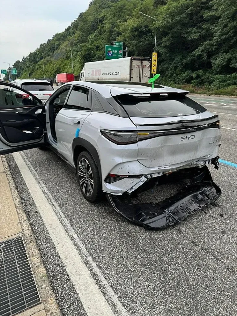 현대 펠리세이드, BYD 씨라이언과 크루즈 주행 중 추돌 사고.