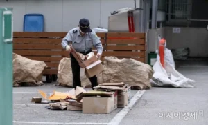 아파트 사는 사람들의 쓰레기 버리기 공감.jpg