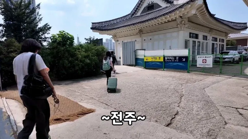 20대 여성, 7억 원대 수소전기버스 언박싱 영상 공개