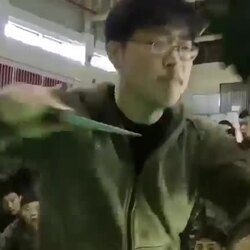 나이프 파이팅 시범: 특수부대 교관의 기술
