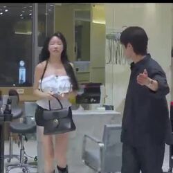 미용사가 말투 때문에 싸웠어요