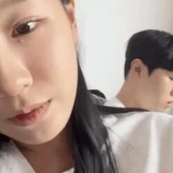 야~ 여자 볼 때 어디를 봐?.gif