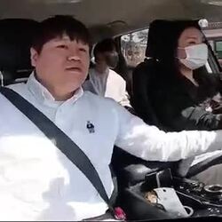 운전 강사의 침착함, 불법 유턴 상황