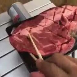 소고기 굽는 중