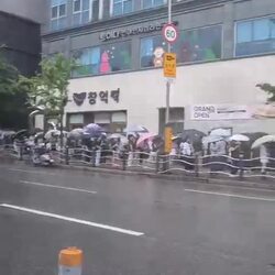 동탄 창억떡 오픈런 상황ㄷㄷ.mp4