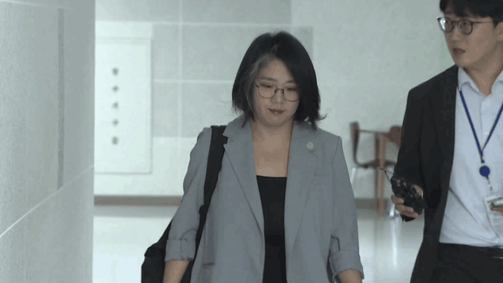 용혜인 후보자, 장관직 수행 시 의원직 사퇴 요구…여권 내 논란 증폭