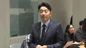 강훈식 비서실장, 국정 난맥상 책임지고 사의 표명