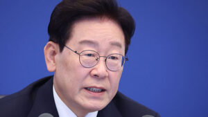 이재명 대통령, 북한 포로 송환 공개에 '유감'... "매우 예민한 문제"