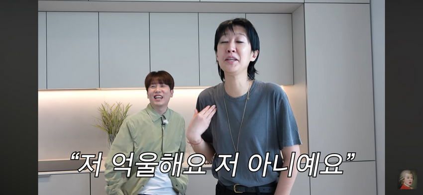 새벽 2시 홍진경 이영자, 남의 집 담벼락 밑에서 시끄럽게 떠들어.jpg