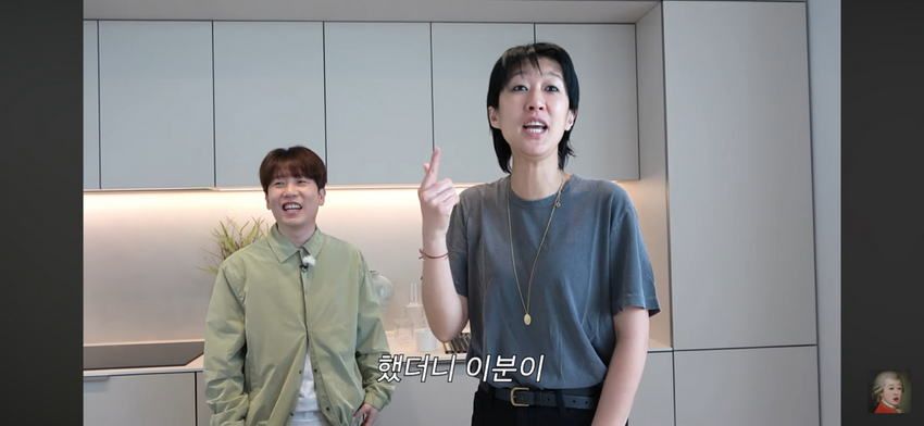 새벽 2시 홍진경 이영자, 남의 집 담벼락 밑에서 시끄럽게 떠들어.jpg