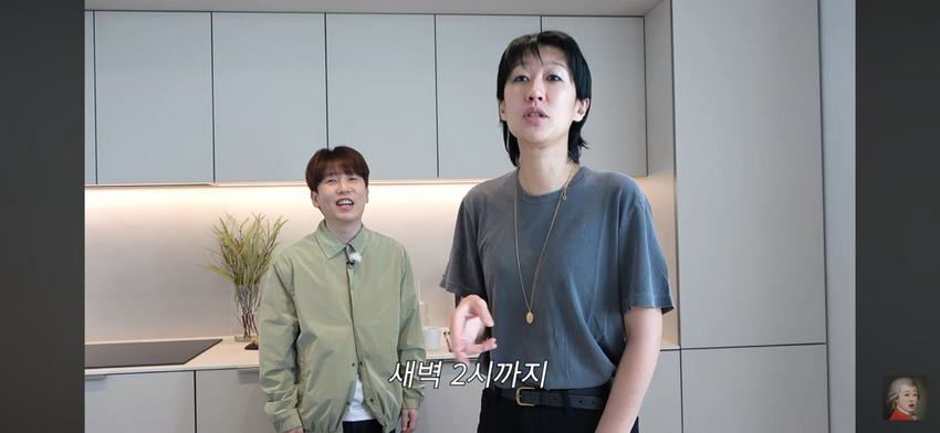 새벽 2시 홍진경 이영자, 남의 집 담벼락 밑에서 시끄럽게 떠들어.jpg