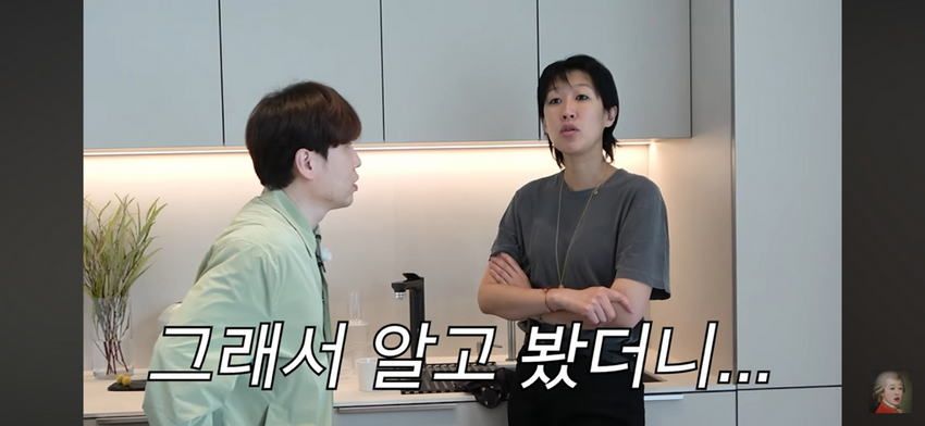 새벽 2시 홍진경 이영자, 남의 집 담벼락 밑에서 시끄럽게 떠들어.jpg