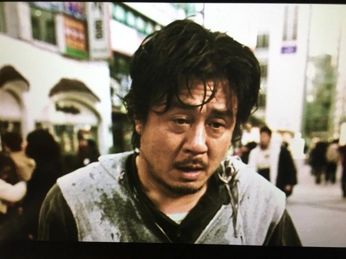 배우 최민식, 그의 필모그래피 중 가장 인상 깊었던 역할은?
