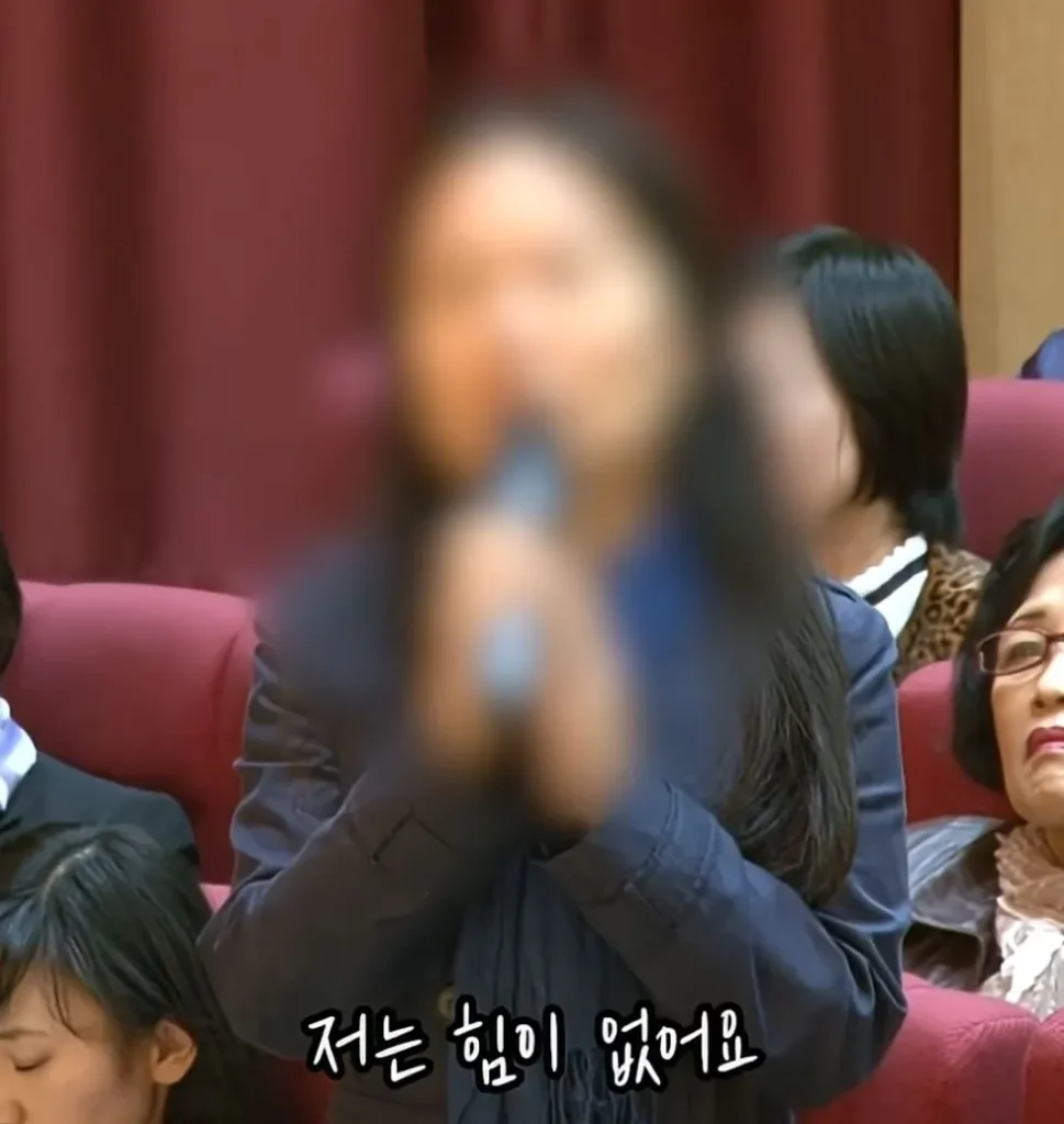 노숙자 보면 안타깝다는 여성.jpg