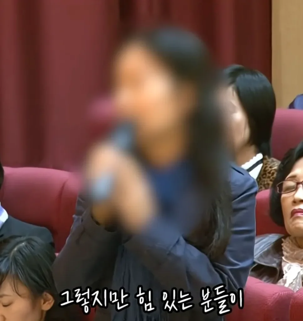 노숙자 보면 안타깝다는 여성.jpg